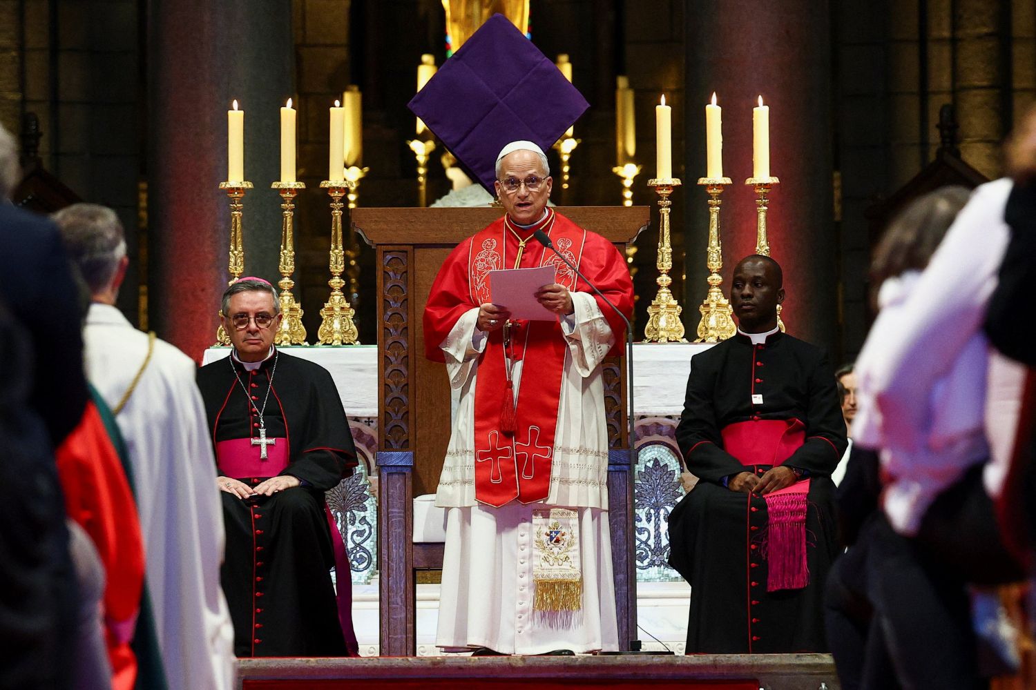 Papa Leão XIV critica a guerra durante celebração no Vaticano