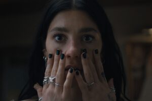 A nova série dos criadores de Stranger Things chegou à Netflix e já virou um dos maiores fenômenos do momento