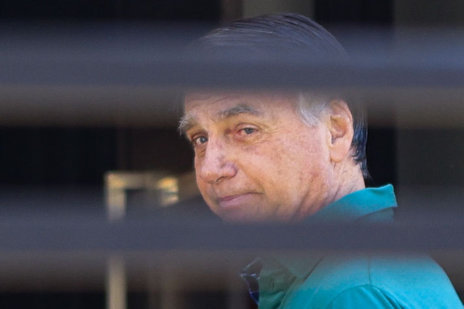 STF autoriza prisão domiciliar para Bolsonaro após internação por pneumonia