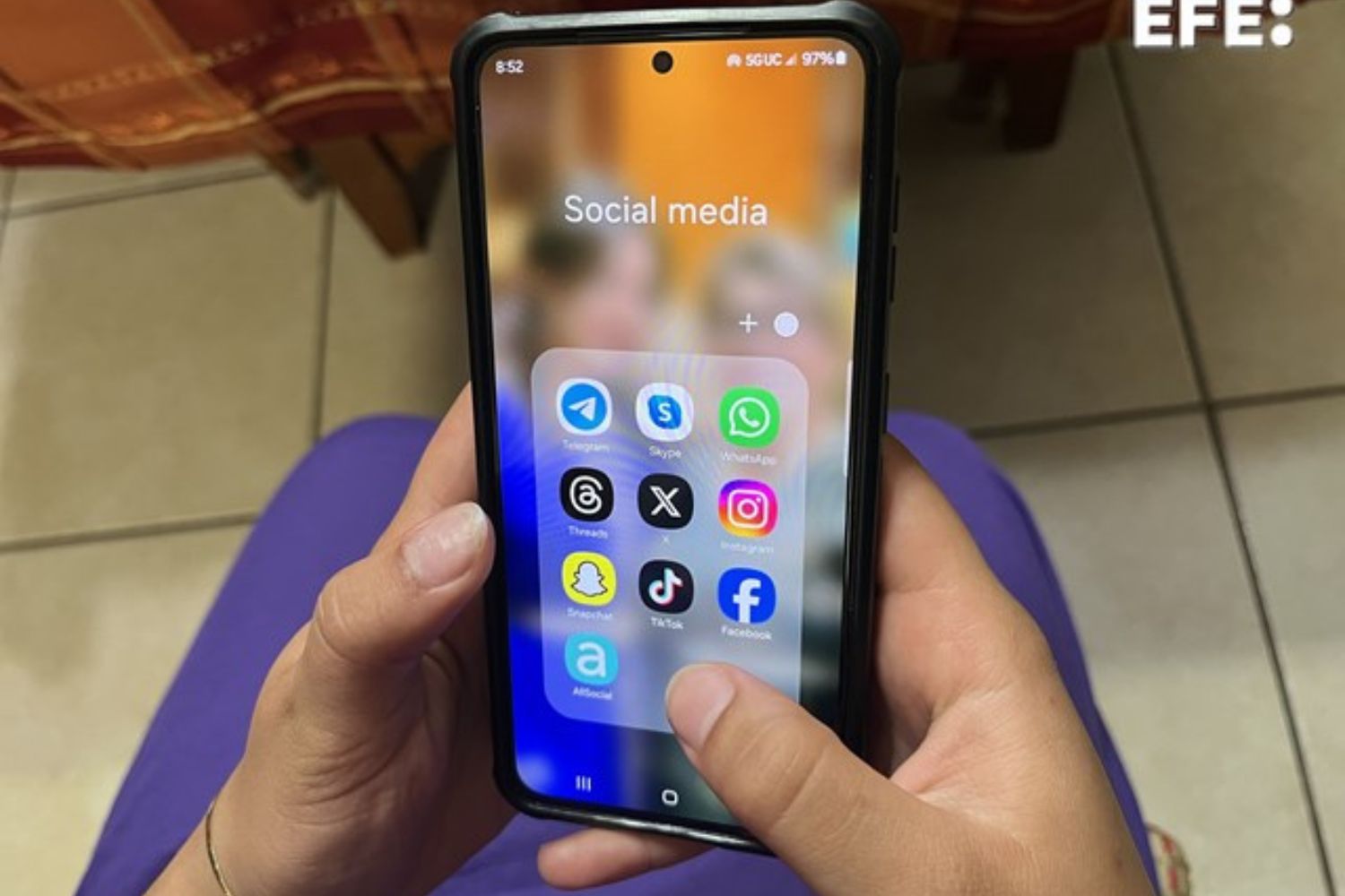 Migrantes latino-americanos na Europa e redes sociais: entre rotinas, desafios e conquistas, esses relatos estão ajudando a reconstruir como a migração é percebida