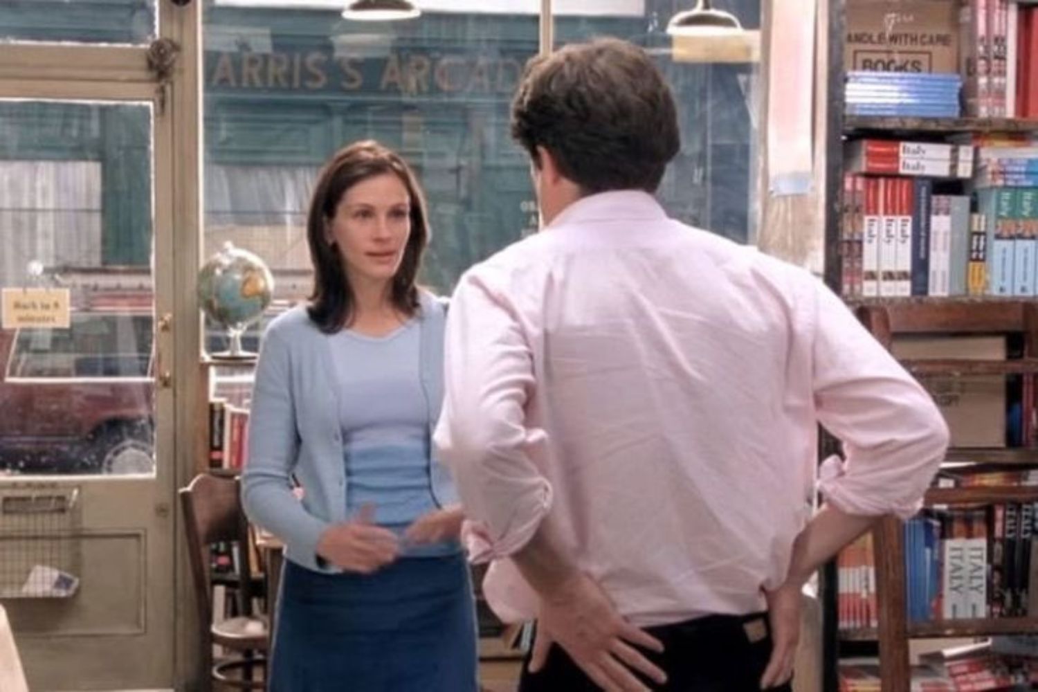 Por que os romances dos anos 90 continuam fascinando em plena era digital