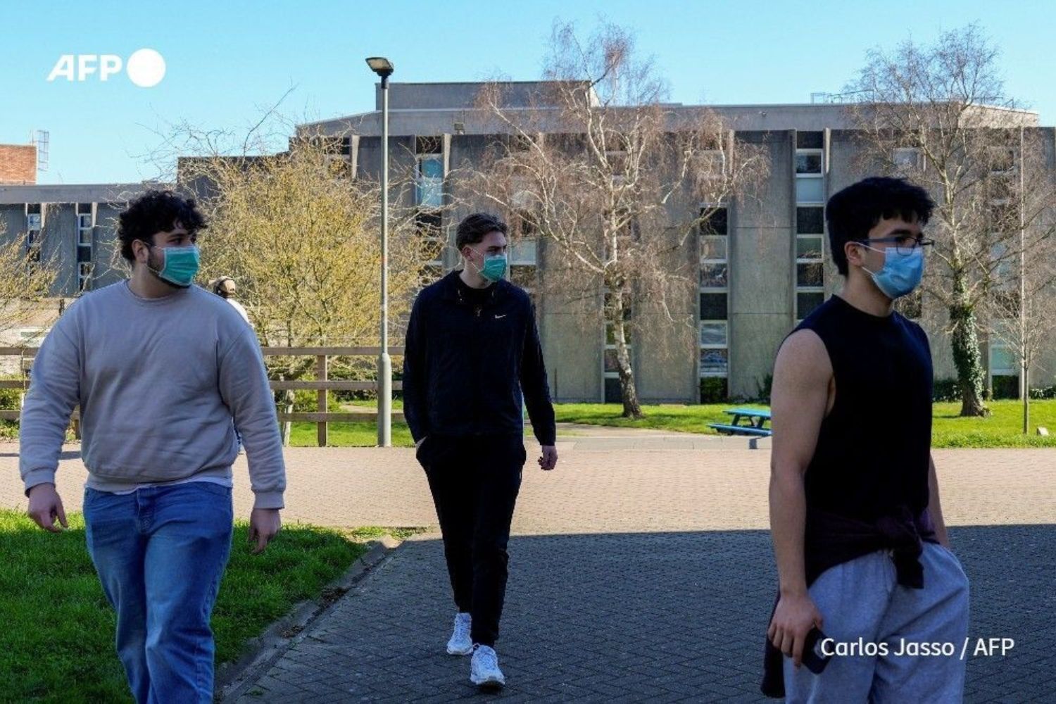 Um surto raro de meningite está se espalhando rápido e já preocupa autoridades no Reino Unido