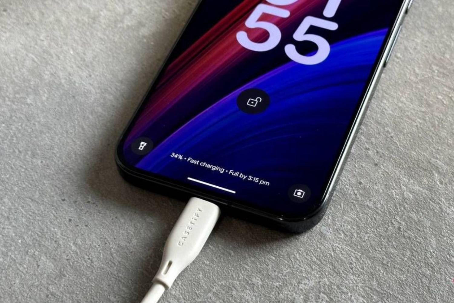 Vale a pena carregar o celular só até 80% no dia a dia?