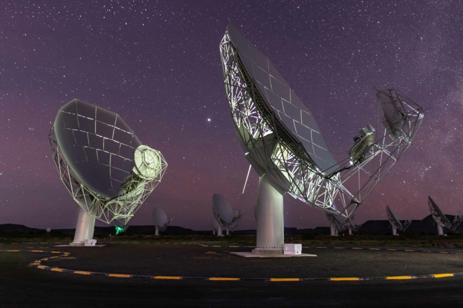 Astrônomos detectaram um fenômeno cósmico incrivelmente brilhante vindo de bilhões de anos-luz de distância