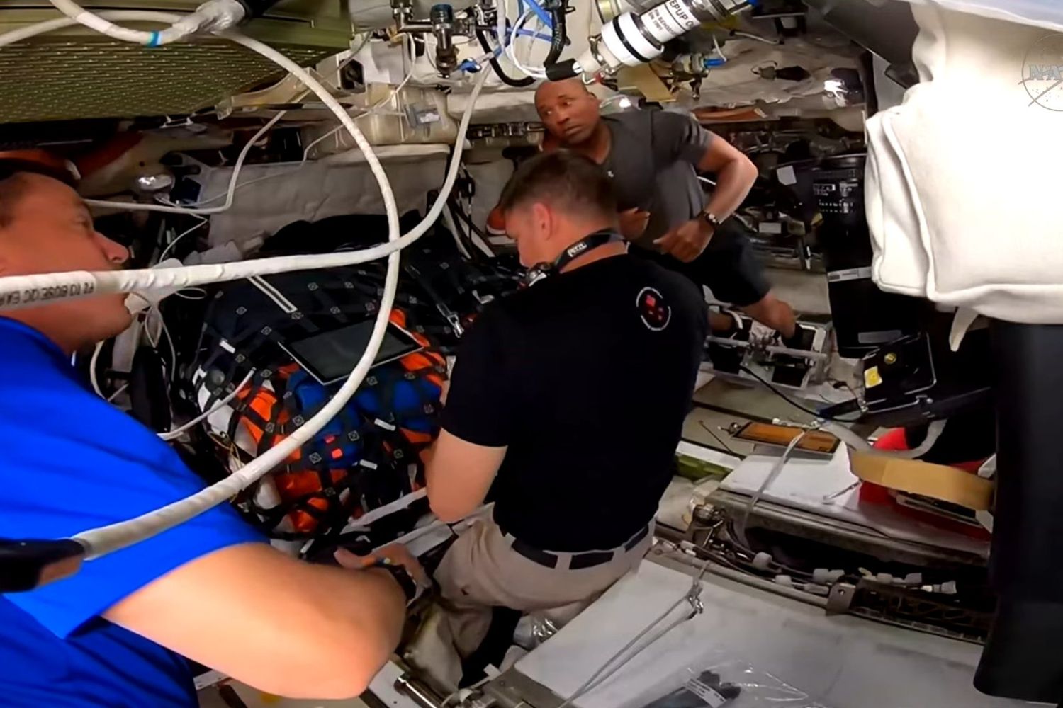 Entre tecnologia de ponta, um erro cotidiano chamou atenção na Artemis II