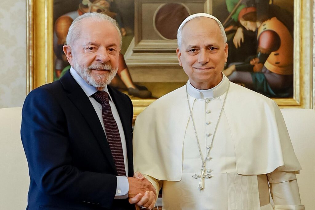 Lula sai em defesa do papa após críticas de Trump e acende novo confronto político internacional