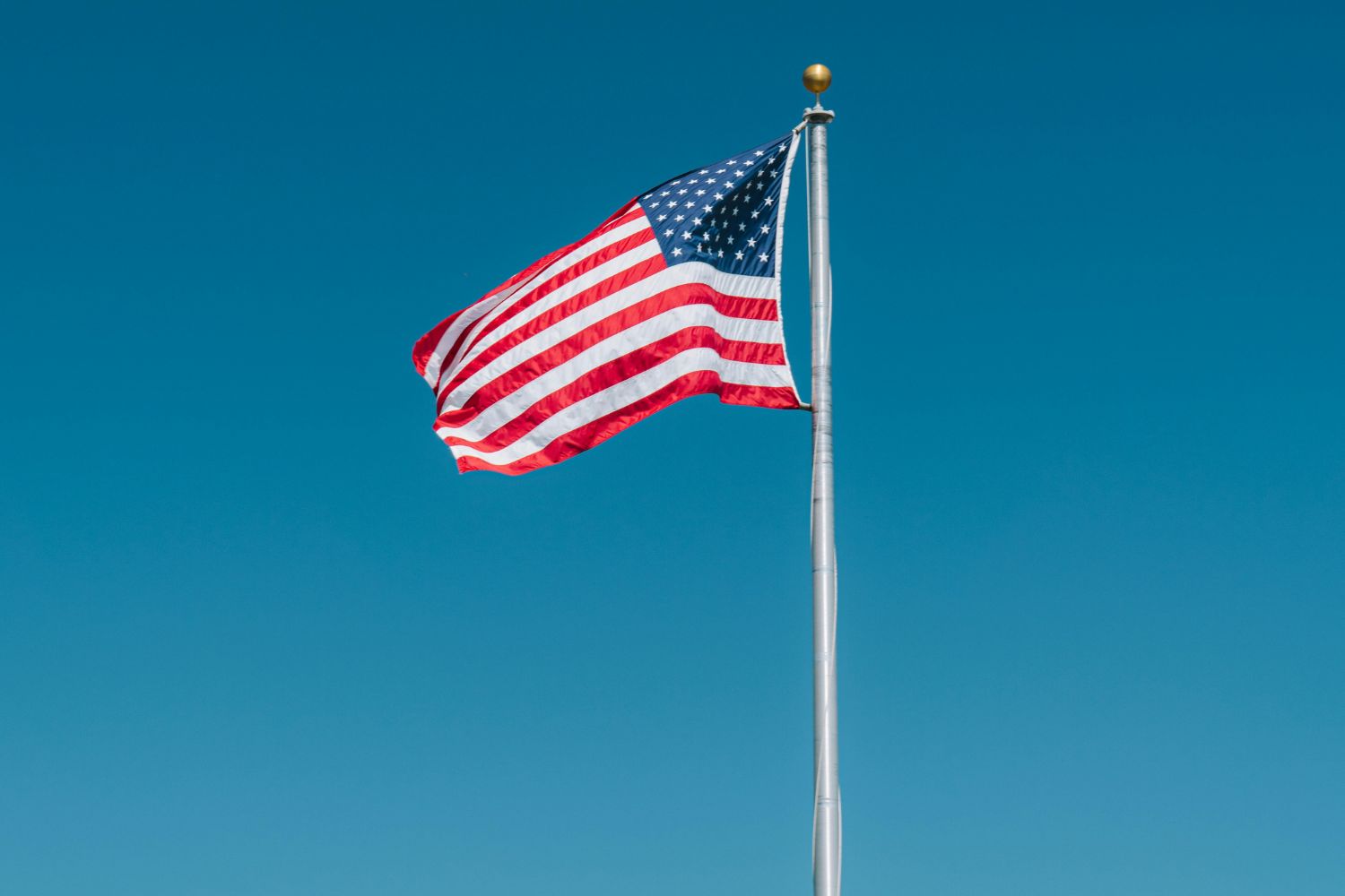 Irã envia mensagem aos EUA e questiona interesses por trás do conflito