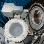 Luz de falha no banheiro da Orion chama atenção no início da missão Artemis II