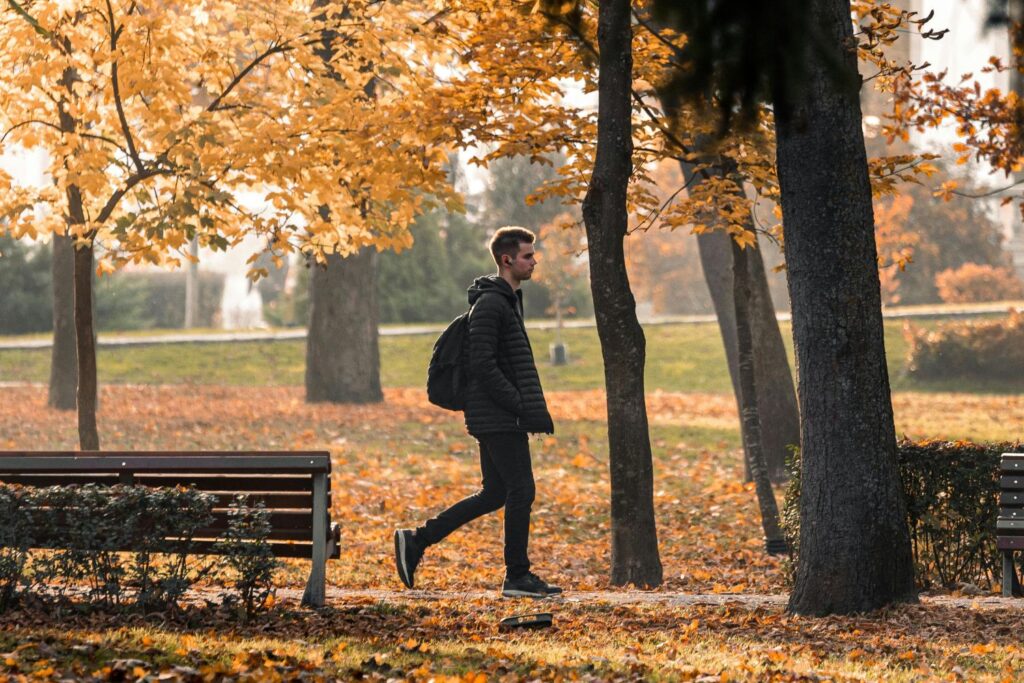 Caminhar rápido pode estar ligado a maior inteligência, aponta estudo