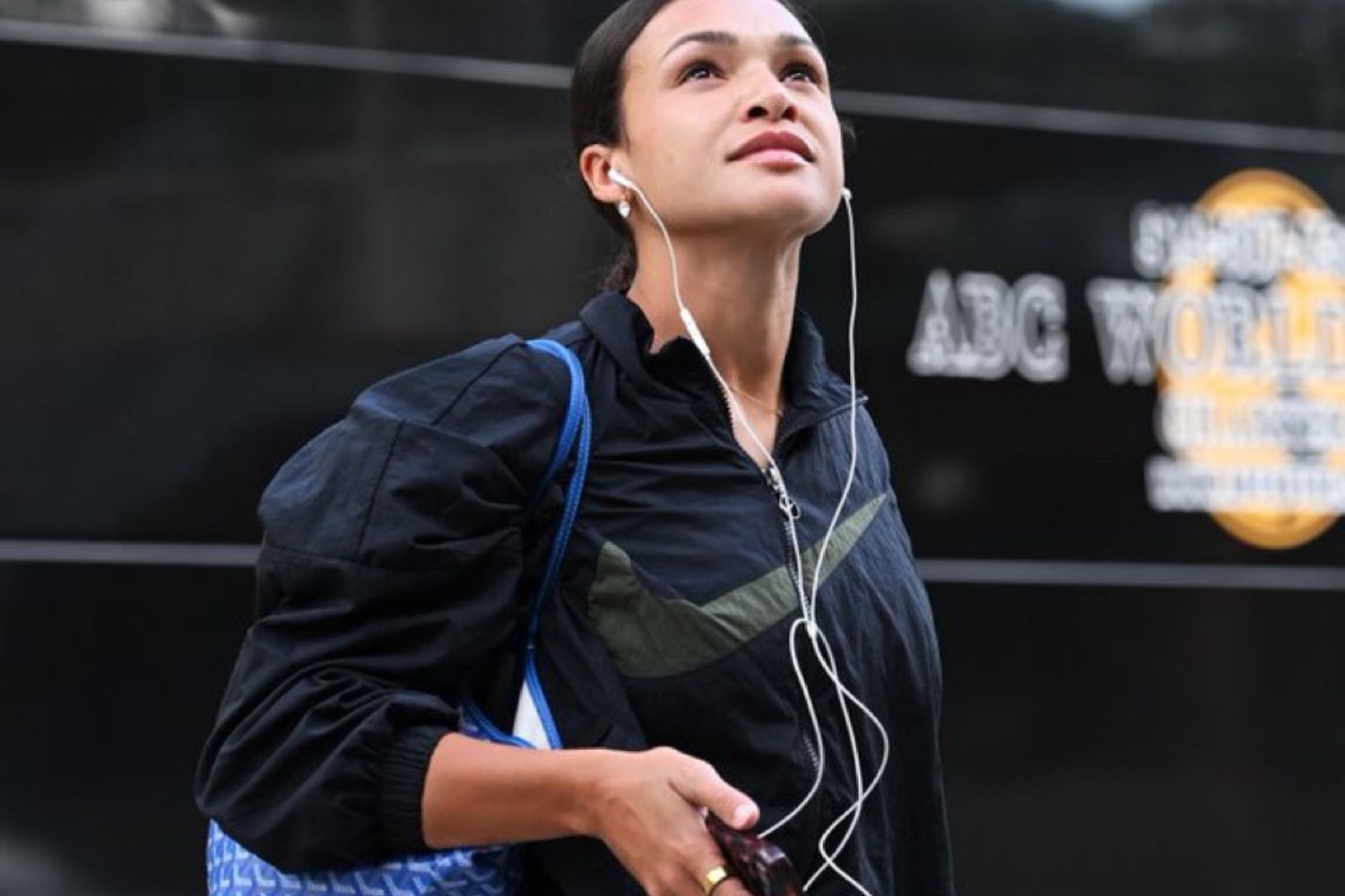 Fones com fio voltam a crescer e desafiam o domínio dos modelos Bluetooth