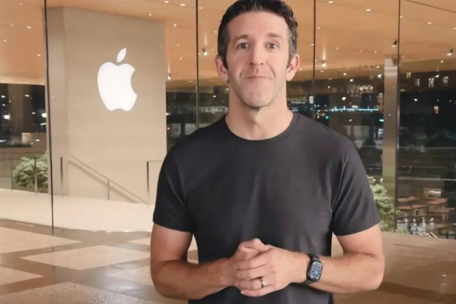 Apple anuncia John Ternus como novo CEO e encerra era Tim Cook