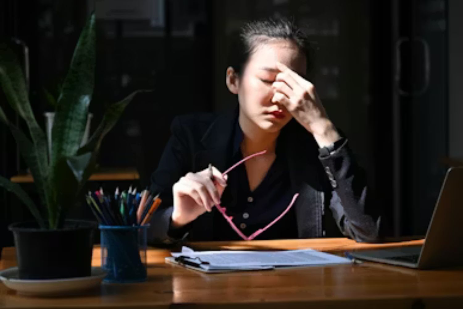 Ansiedade pode estar ligada a hábitos simples — e um especialista aponta mudanças que fazem diferença