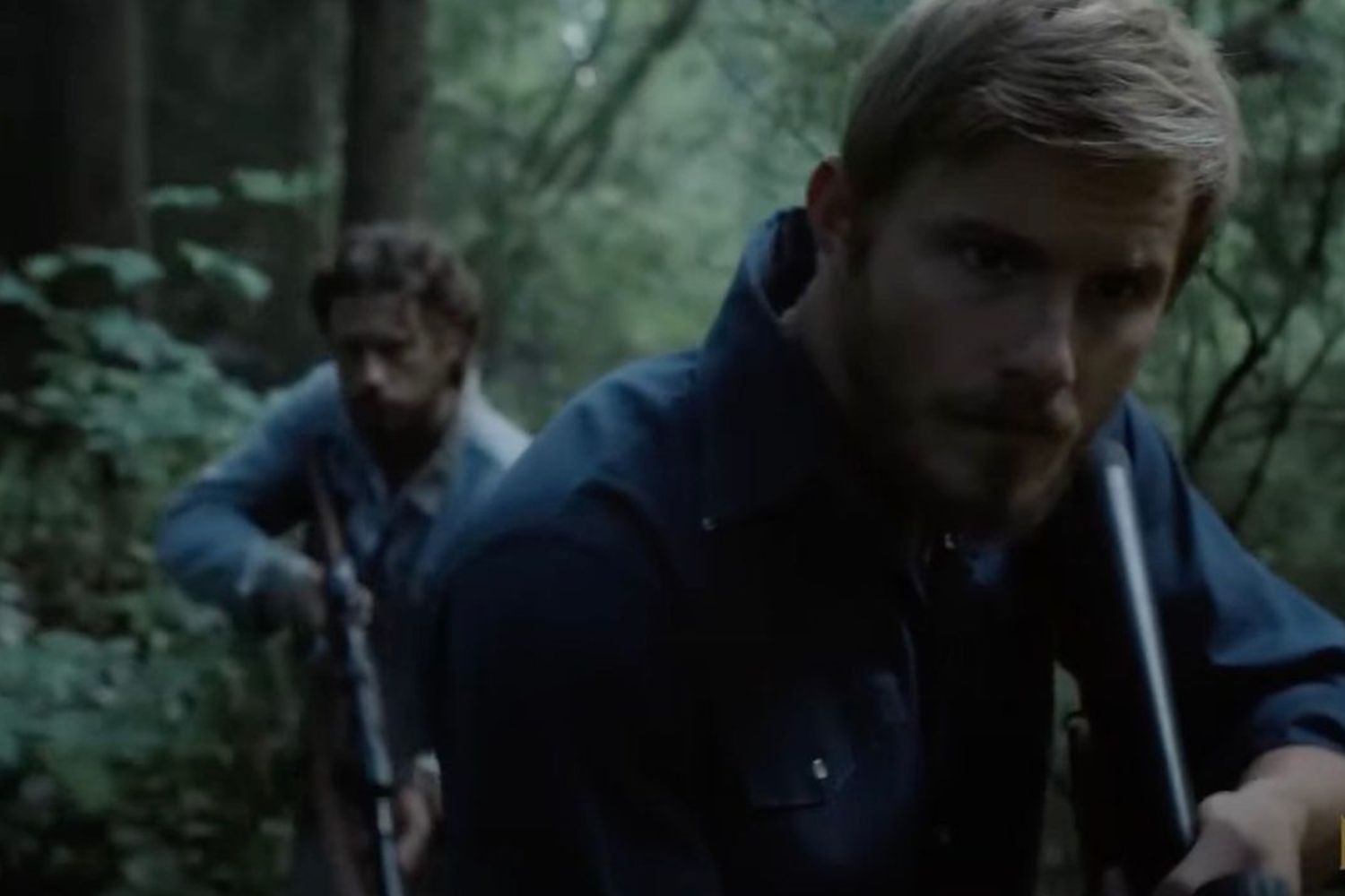 Uma série pós-apocalíptica esquecida no streaming pode surpreender fãs de ficção, e traz um rosto conhecido de “Vikings”