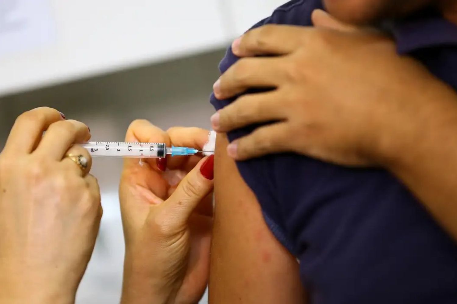 Um alerta preocupa especialistas: uma doença esquecida pode voltar ao Brasil com força inesperada