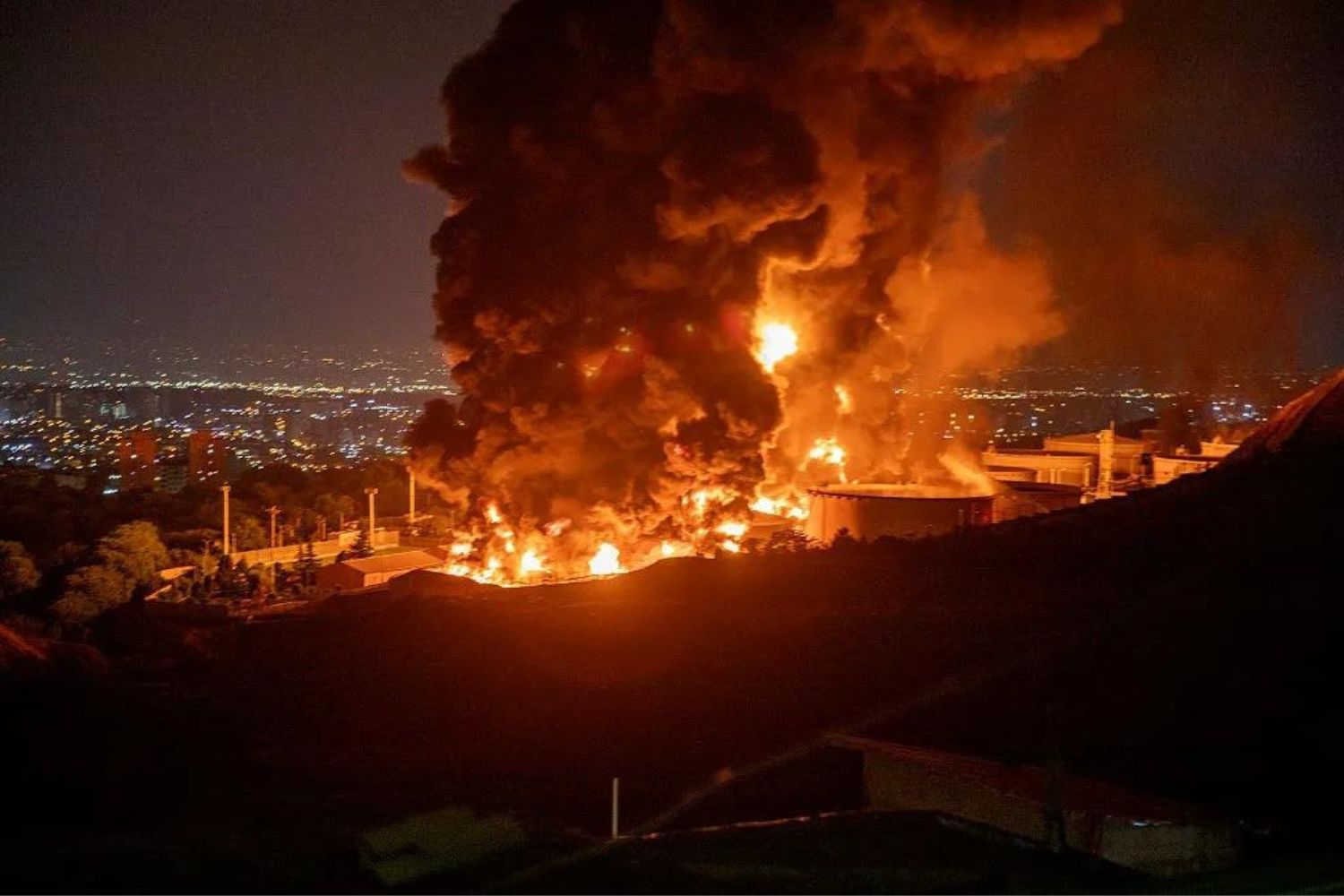 Trump recua no último momento e evita ataque que poderia mudar o mundo, mas impõe condição explosiva