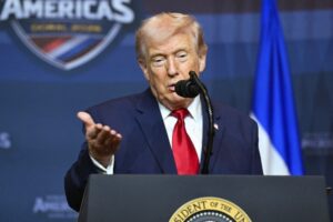 Plano de Trump envolve urânio e petróleo no conflito com o Irã