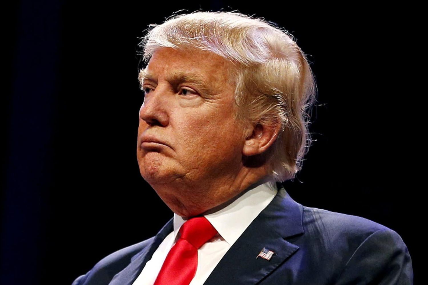 Trump fala em acordo com o Irã, mas ameaça escalar conflito por petróleo