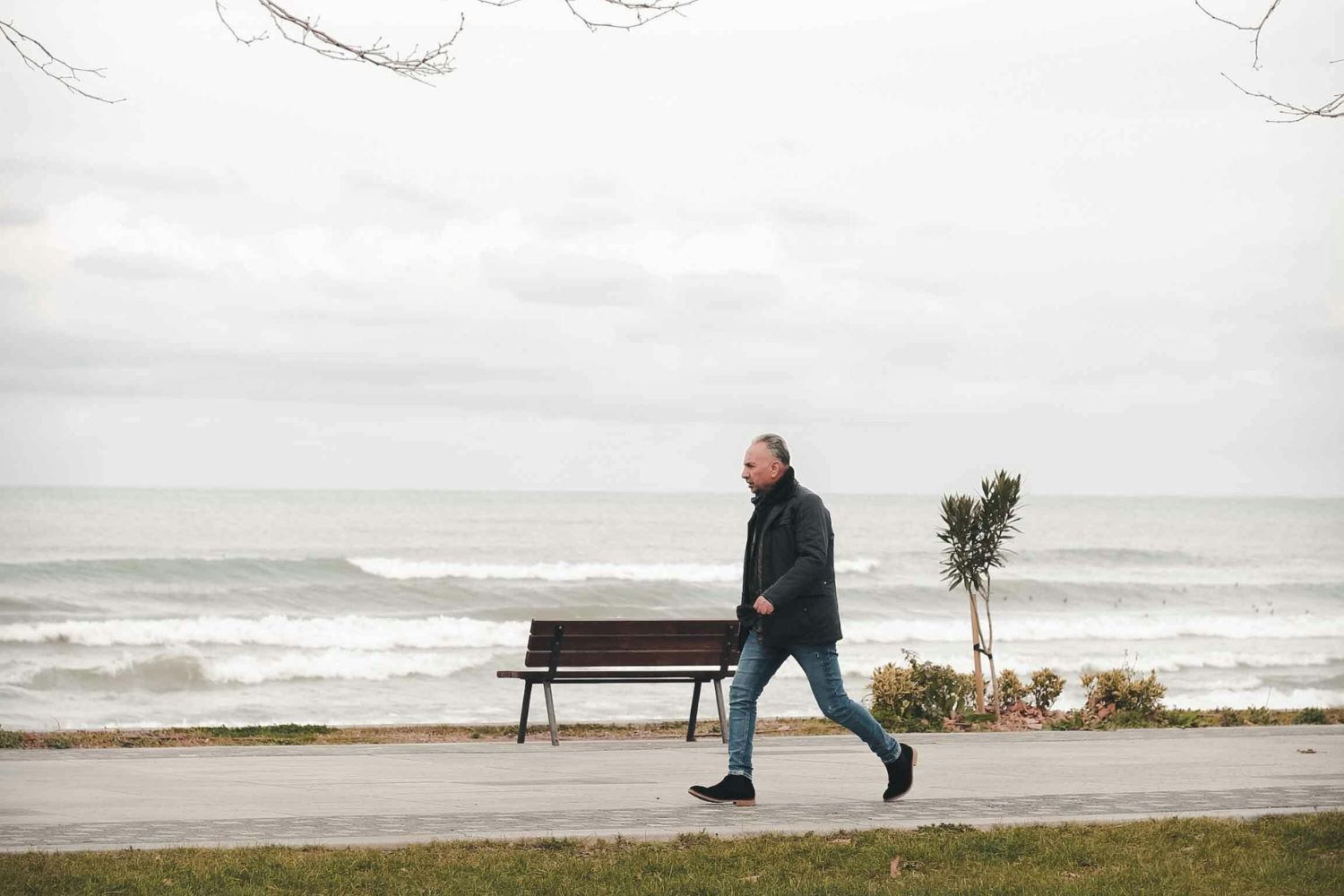 Caminhar rápido pode estar ligado a maior inteligência, aponta estudo