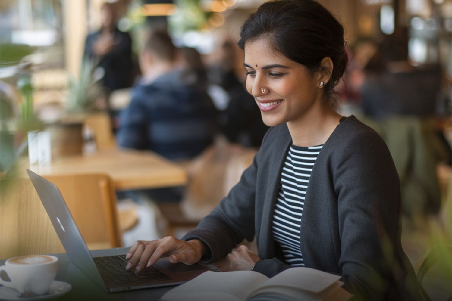 O visto para nômades digitais no Brasil ainda não saiu, e isso pode estar afastando profissionais do país