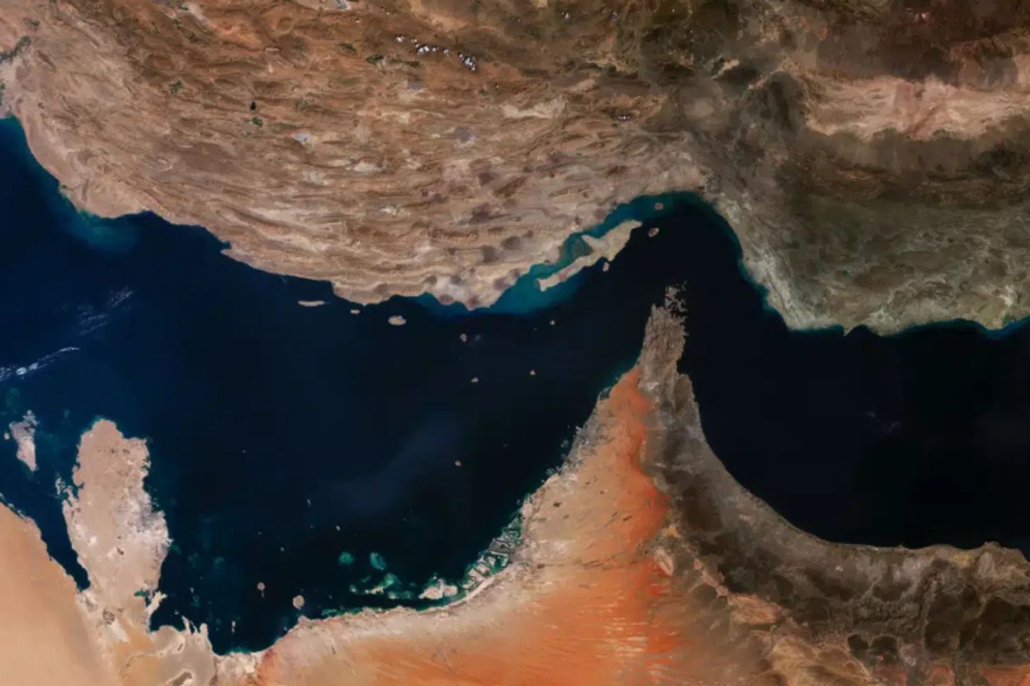 Trump diz que EUA podem reabrir Ormuz e aumenta tensão global