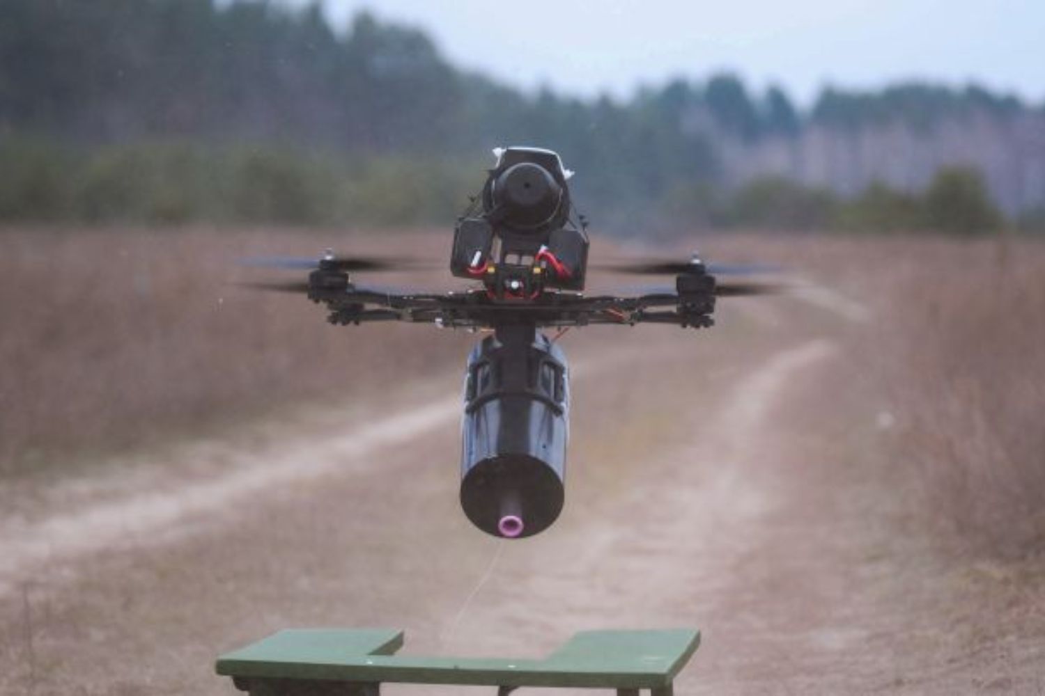 Drones FPV armados: como esses dispositivos baratos estão impactando guerras modernas