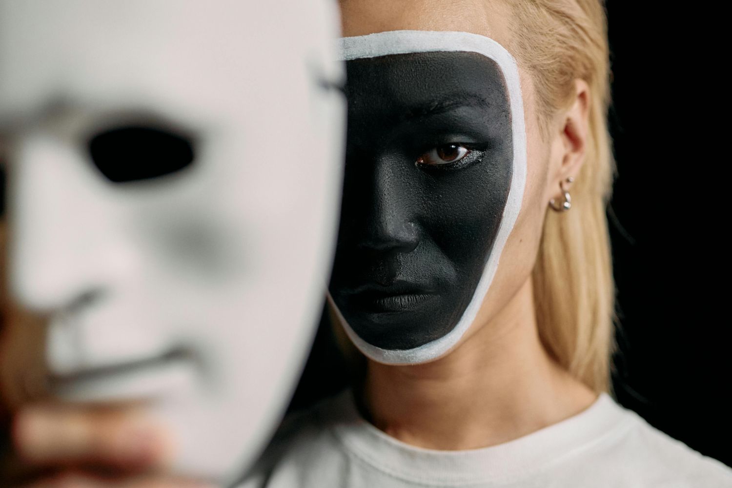 Psicólogos revelam quais frases comuns podem indicar mentira, insegurança ou manipulação