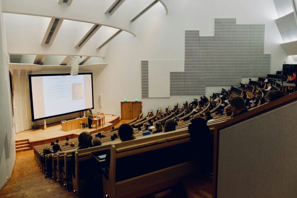 A era dos alunos brilhantes? ChatGPT está mudando silenciosamente as notas nas universidades
