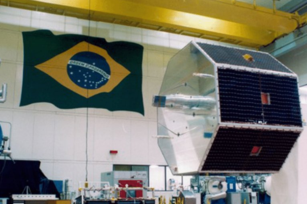 O Primeiro Satélite Totalmente Brasileiro Deveria Durar Apenas Dois Anos