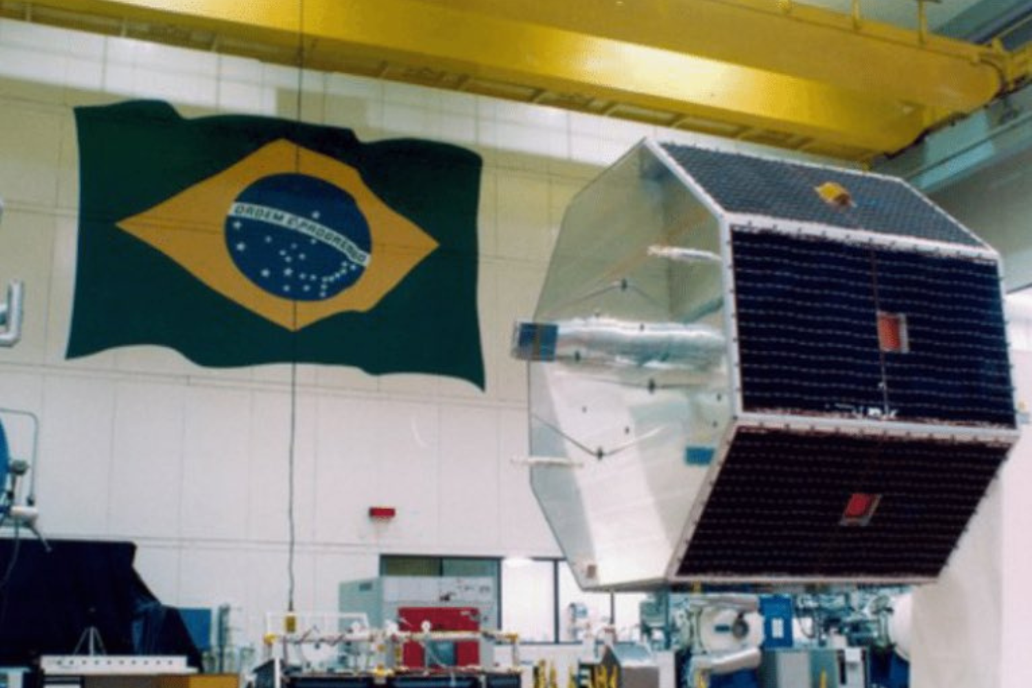 O Primeiro Satélite Totalmente Brasileiro Deveria Durar Apenas Dois Anos
