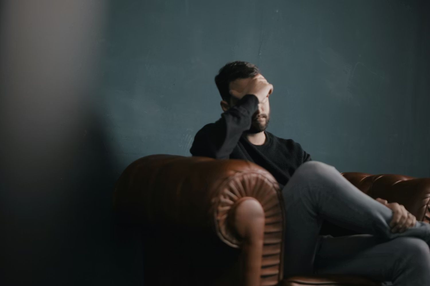 O motivo curioso que faz seu cérebro esquecer nomes mesmo segundos depois de ouvir