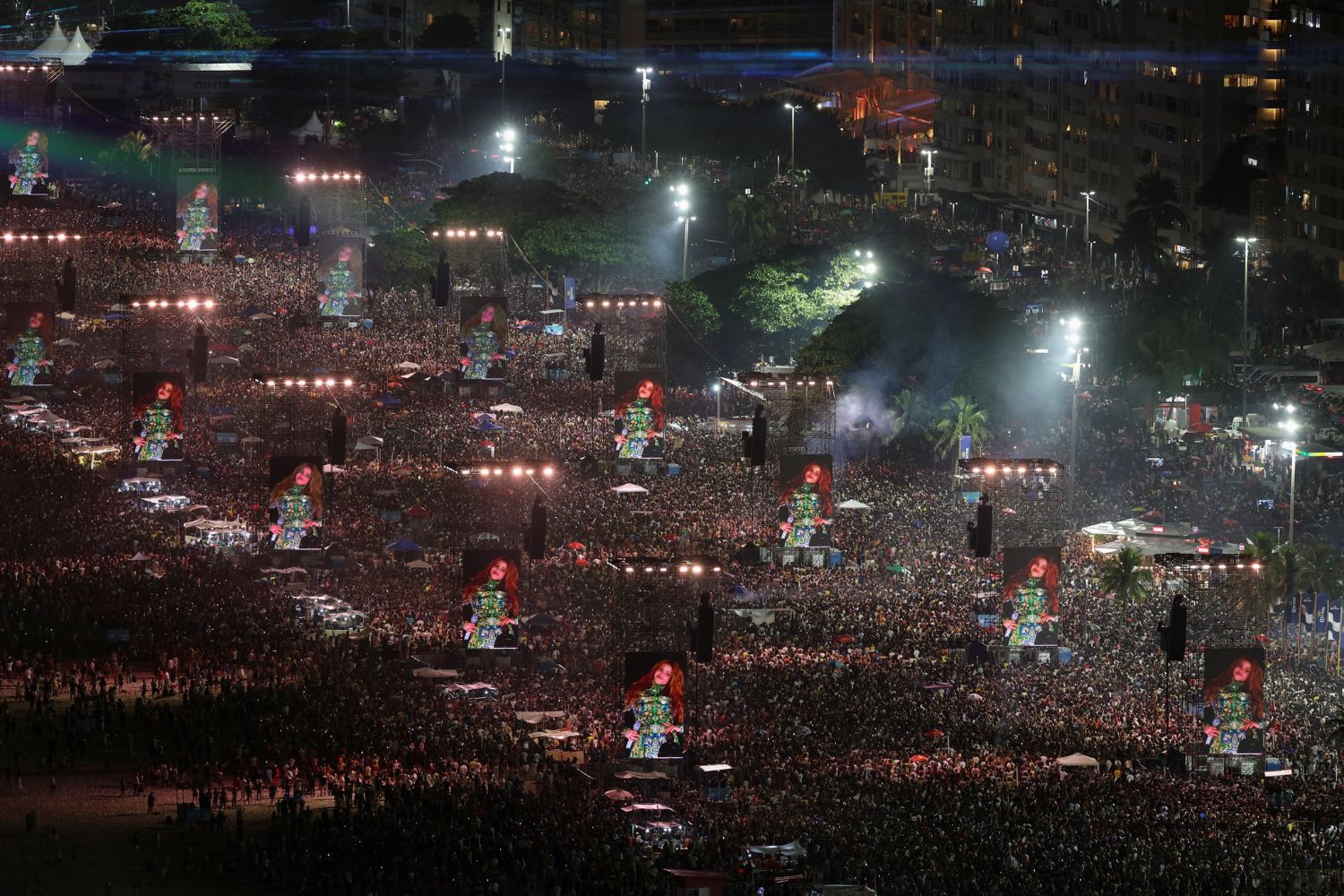 O atraso que ninguém esperava virou detalhe diante do maior show da carreira de Shakira