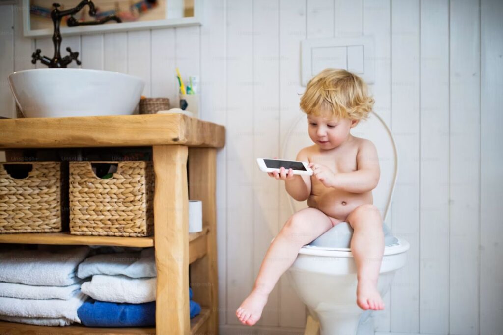 Estudo revela que a tela do celular pode ter mais bactérias que um vaso sanitário