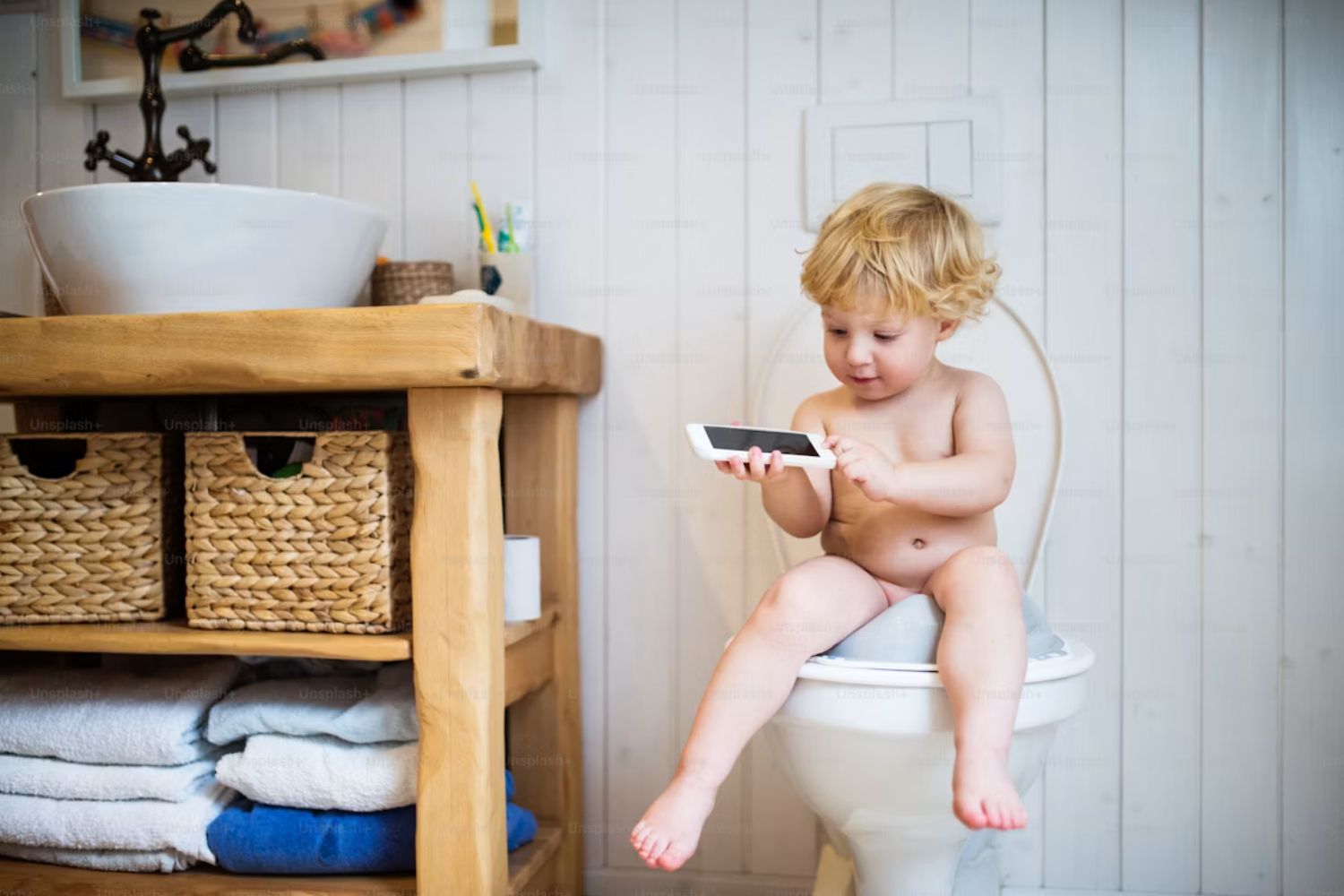 Estudo revela que a tela do celular pode ter mais bactérias que um vaso sanitário