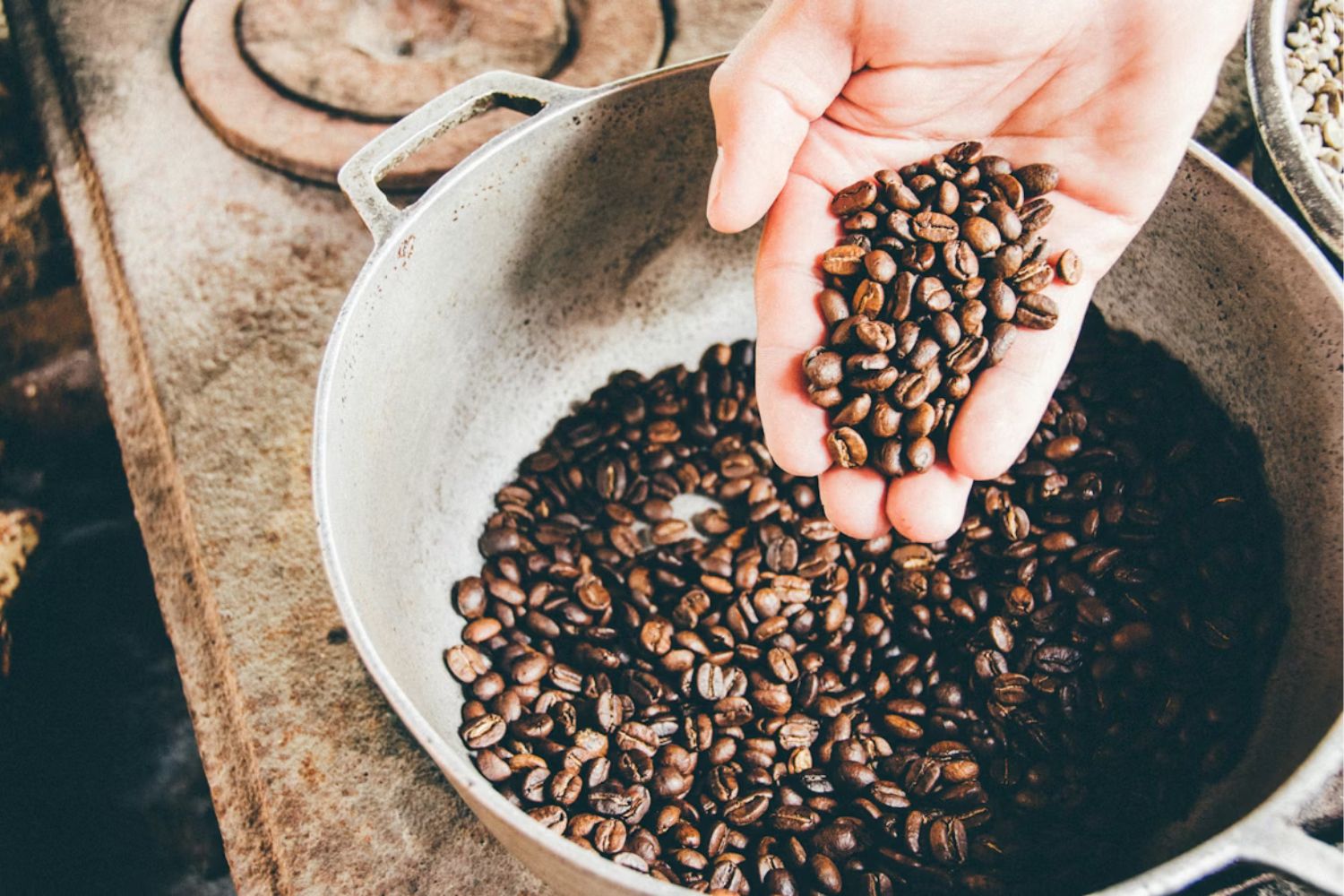 Novo estudo revela que o café pode influenciar áreas do cérebro ligadas aos movimentos