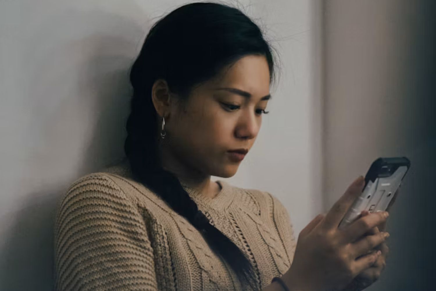 A psicologia explica por que algumas pessoas nunca respondem no grupo do WhatsApp