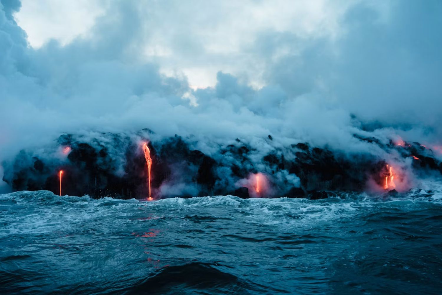 A Nasa encontrou sinais de um vulcão submarino em erupção, mas ninguém sabe exatamente o que está acontecendo no fundo do mar