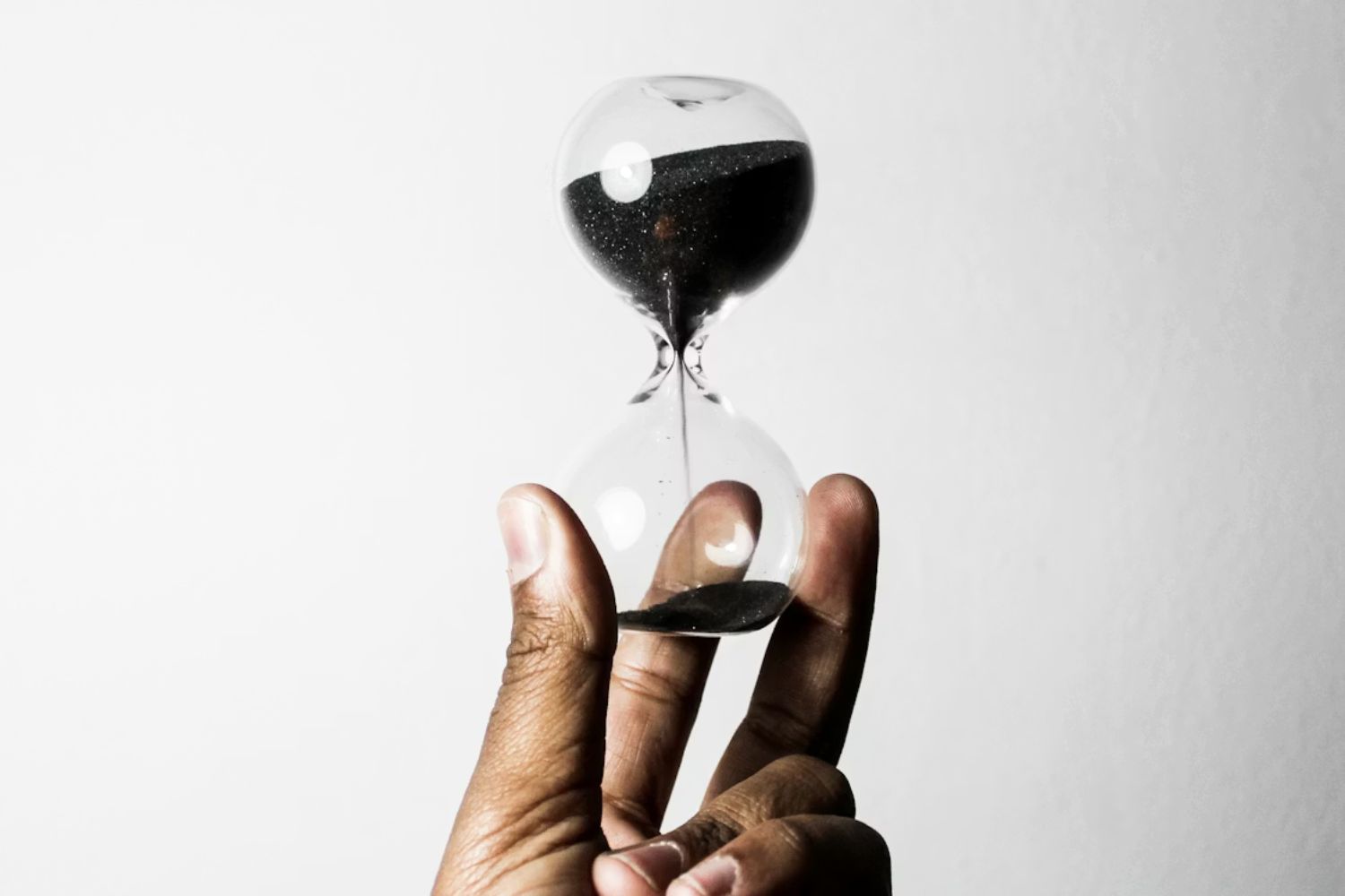 O tempo emocional é diferente do tempo real: como isso impacta suas decisões e identidade