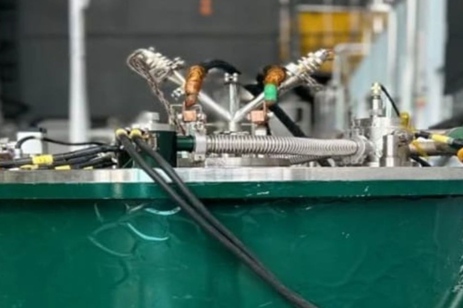 Cientistas criaram um campo magnético tão poderoso que ele já está mudando os limites da física moderna
