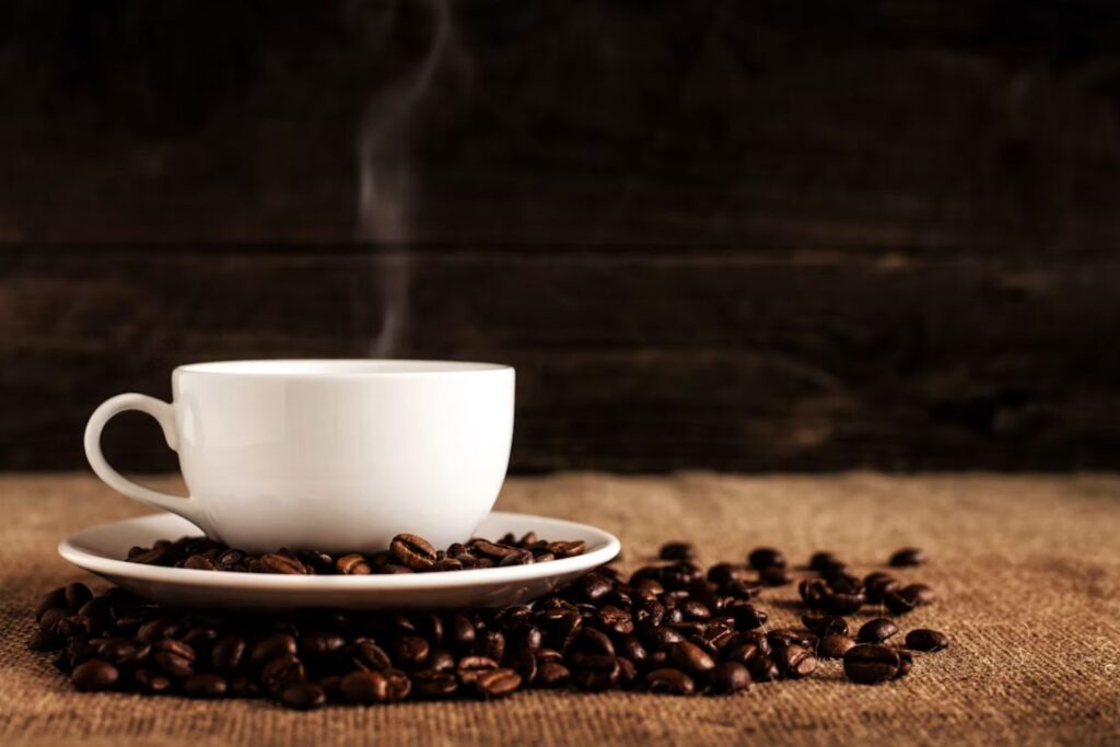 O que cientistas descobriram sobre café e memória pode surpreender quem dorme pouco