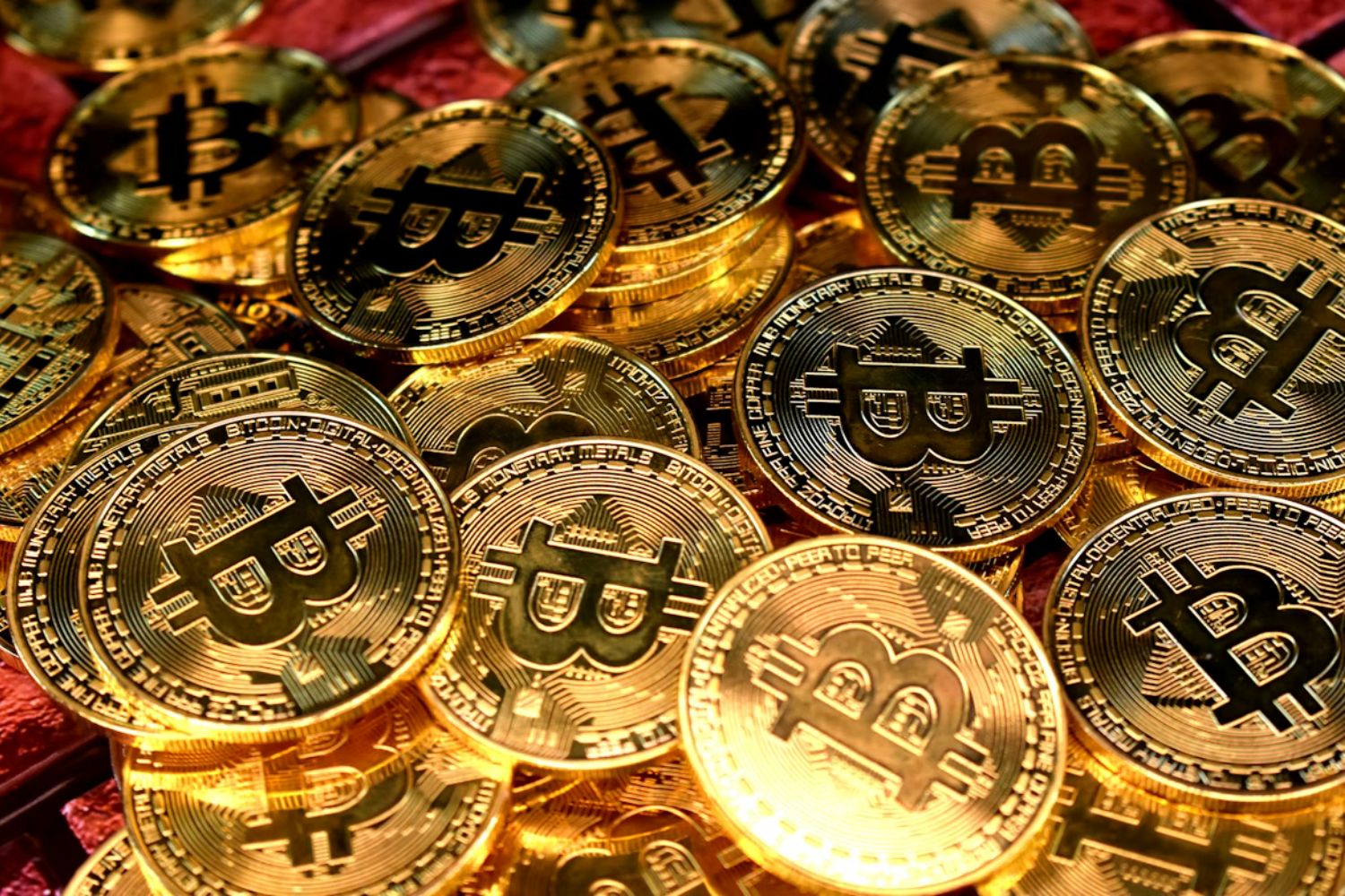 Depois do hype, indústria cripto tenta sobreviver parecendo fintech tradicional