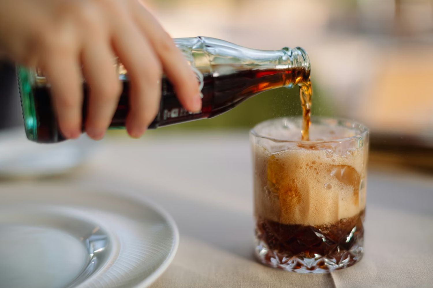 Por que o primeiro gole parece perfeito: a ciência por trás da sensação que nunca se repete igual