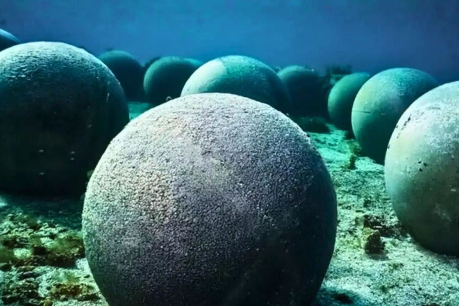 Gigantescas bolas afundadas no oceano podem esconder a resposta para um dos maiores problemas da energia limpa