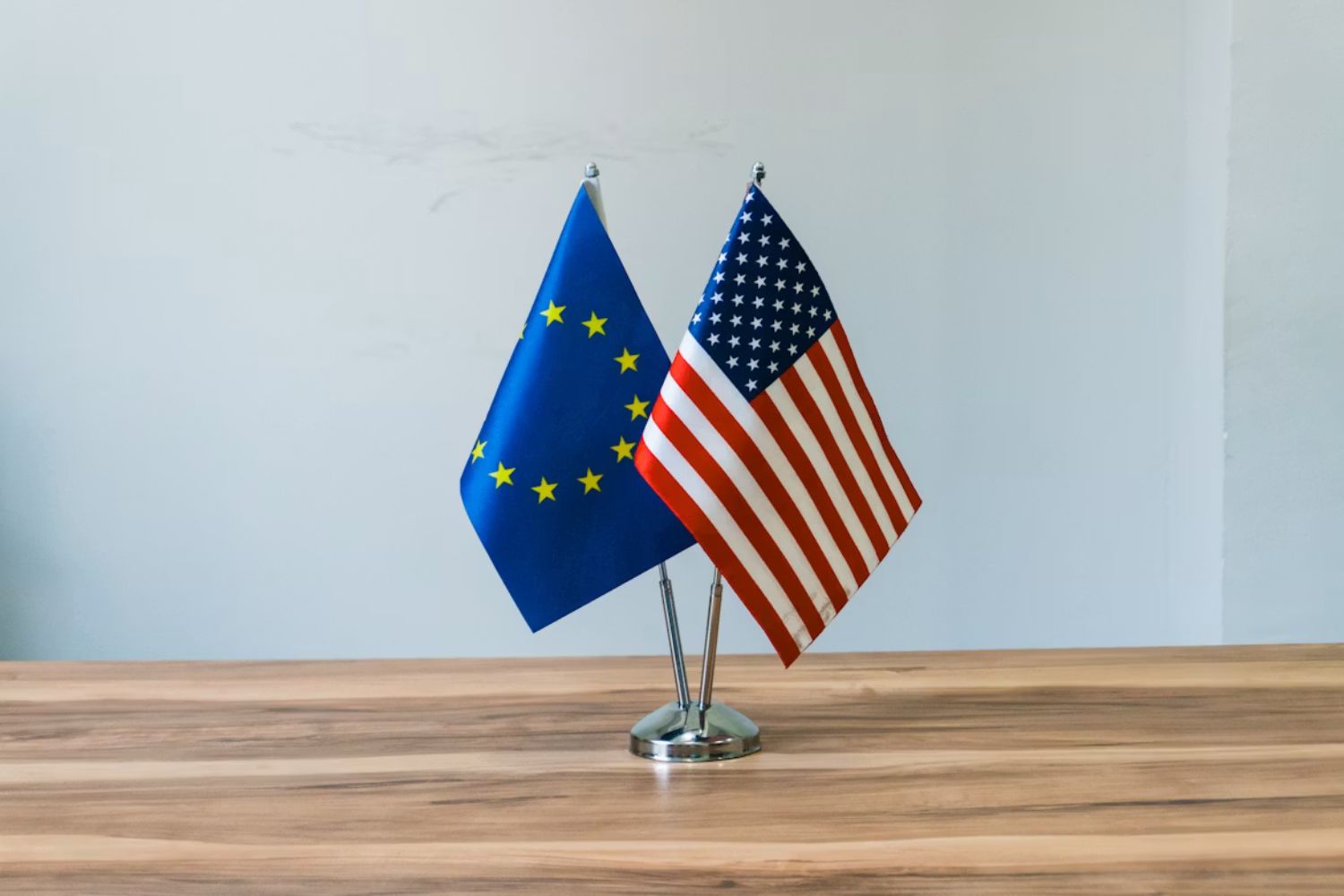 Europa prepara ofensiva bilionária para reduzir dependência dos Estados Unidos