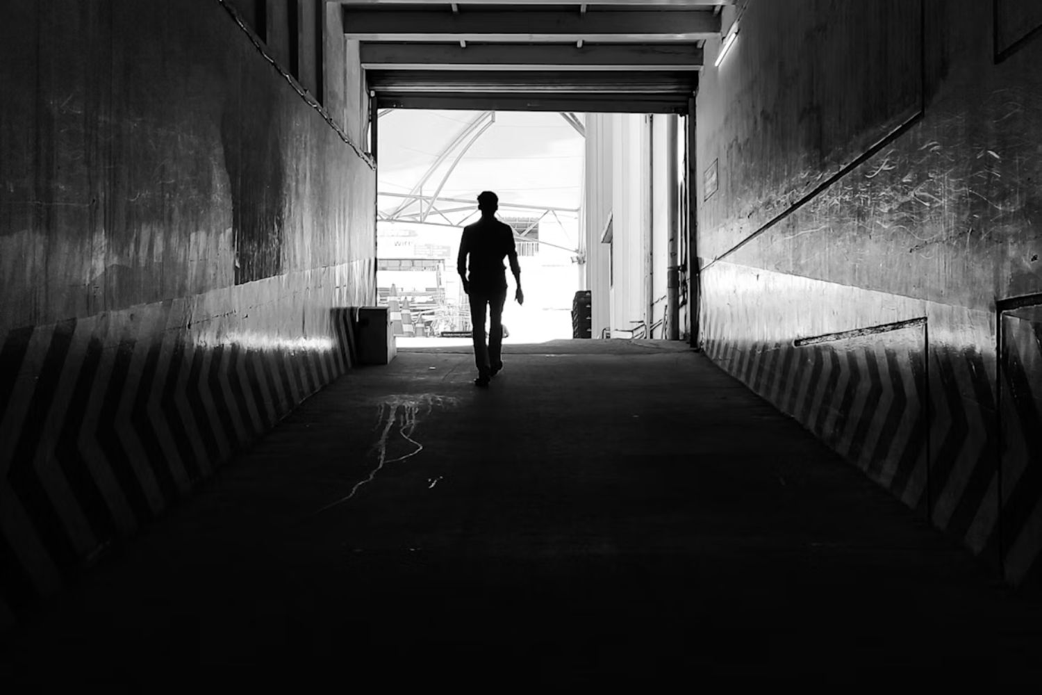 A velocidade com que você caminha aos 45 pode revelar como seu cérebro está envelhecendo
