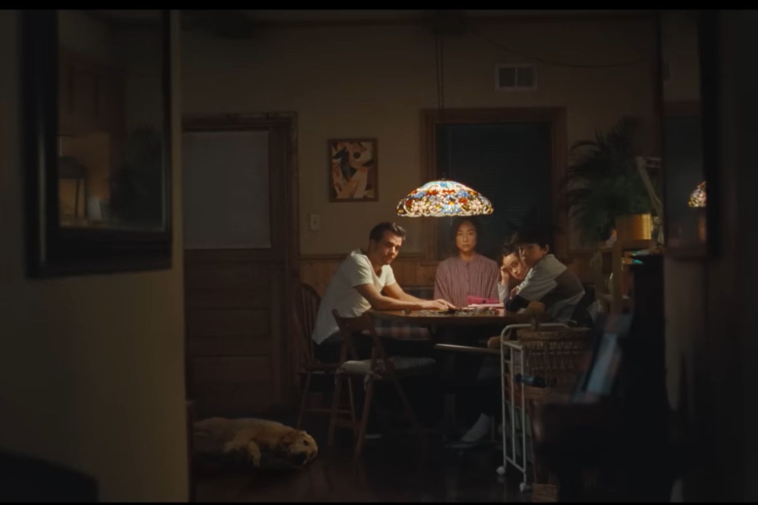 Netflix acaba de revelar um trailer que transforma a casa em pesadelo e pode esconder um dos seus maiores lançamentos do ano