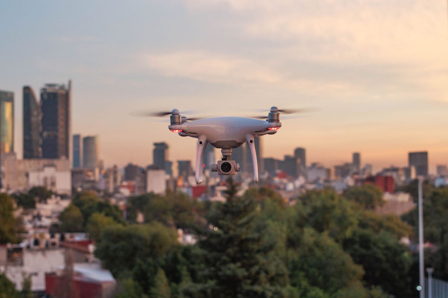 Os Estados Unidos criaram uma tecnologia que pode manter drones no ar por tempo quase ilimitado