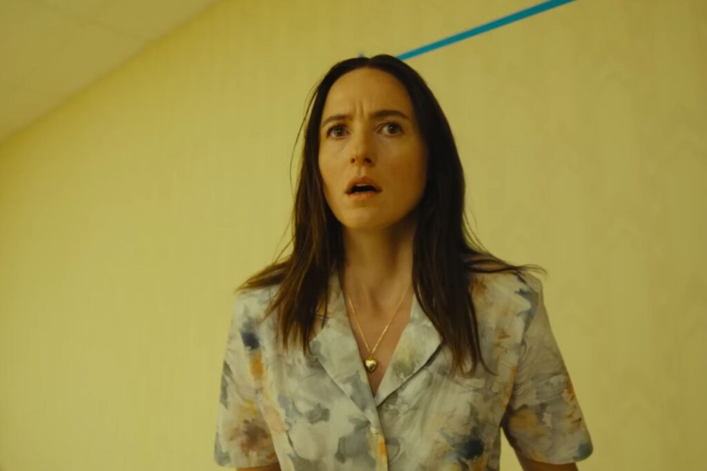 Backrooms: o fenômeno que nasceu em um canto obscuro da internet e agora domina os cinemas