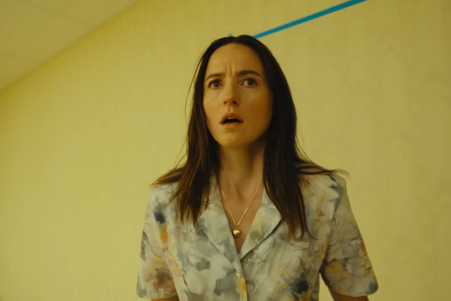 Backrooms: o fenômeno que nasceu em um canto obscuro da internet e agora domina os cinemas