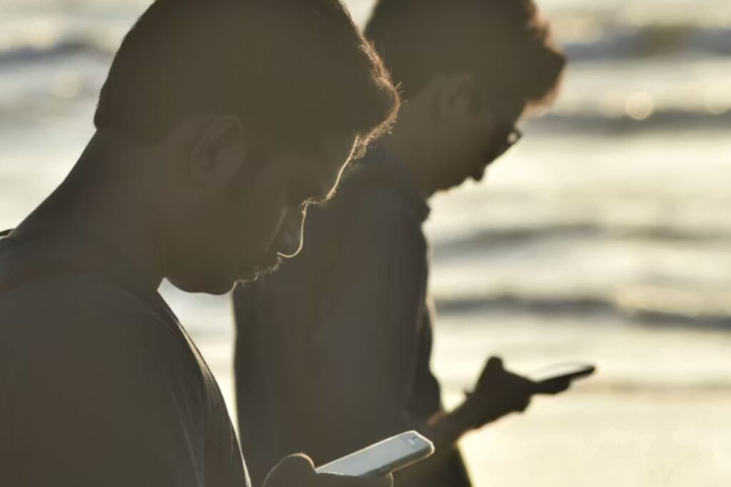 Uso excessivo de telas pode enfraquecer conexões neurais e afetar o cérebro dos jovens