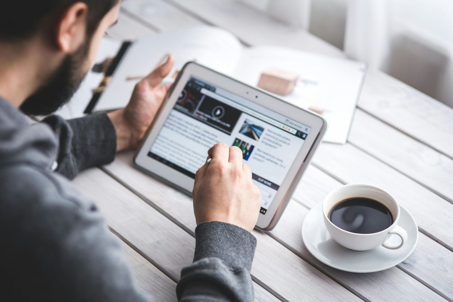 O experimento que revelou como uma opinião pode nascer em poucos minutos nas redes sociais